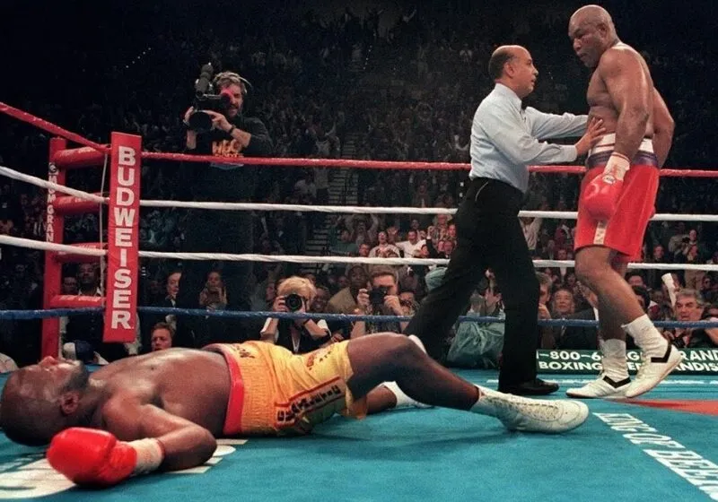 George Foreman trở lại sàn đấu