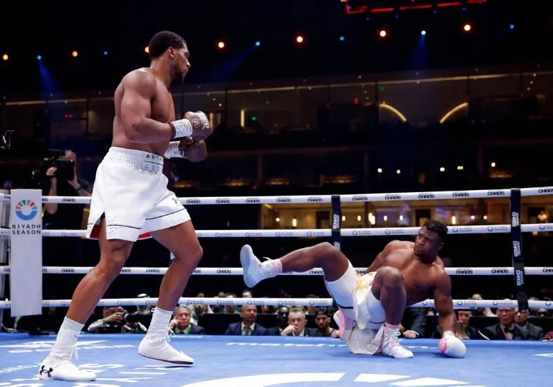 tranh cãi về tổ chức quyền anh thế giới