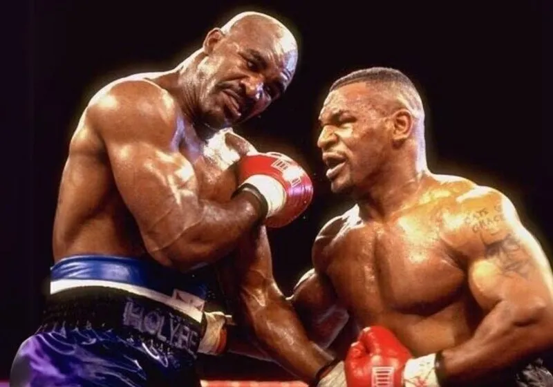 Mike Tyson vs Holyfield tranh đai wba